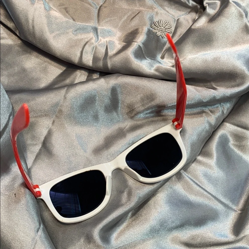 🌹American Flag Patriotic Sunglasses - KIDS Red, White & Blue